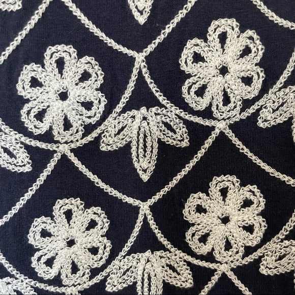 Croft & Barrow Navy Floral Tank Top. Size Small - Picture 5 of 6